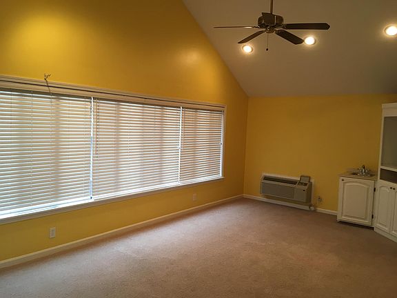 Bonus room with built in sink and cabinets