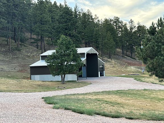 3rd image of 272 Canyon Rd