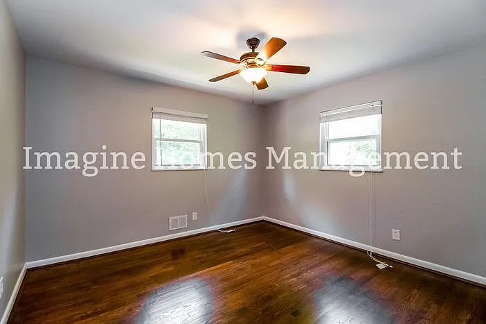 7922 Forest Rd — Photo 11