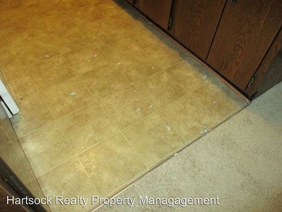 4th image of 658 S Roberts Ave APT 7
