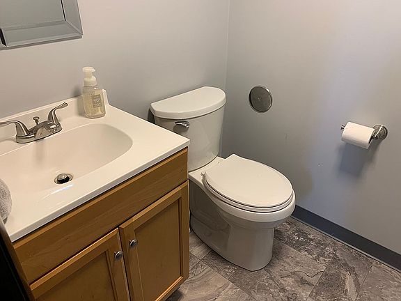Lower Level 1/2 Bathroom