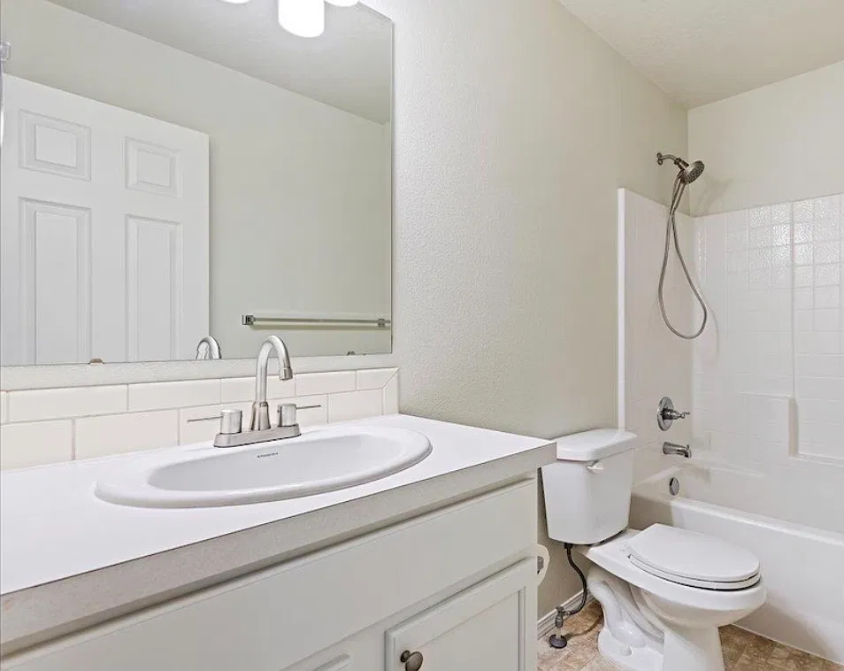 3 bed, 1604 sqft, $950 — Photo 4