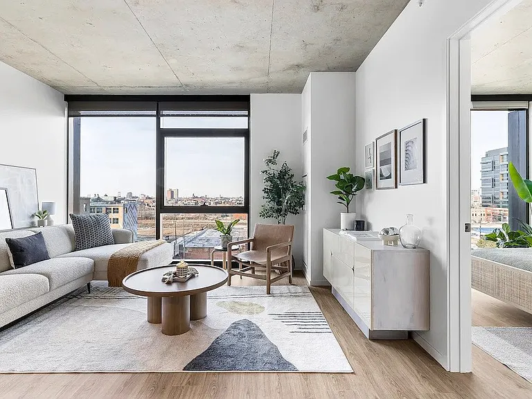 228 N Elizabeth St — Photo 4