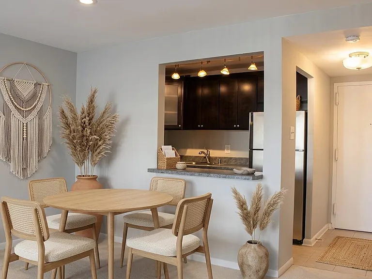 3100 S Manchester St #907 — Photo 11