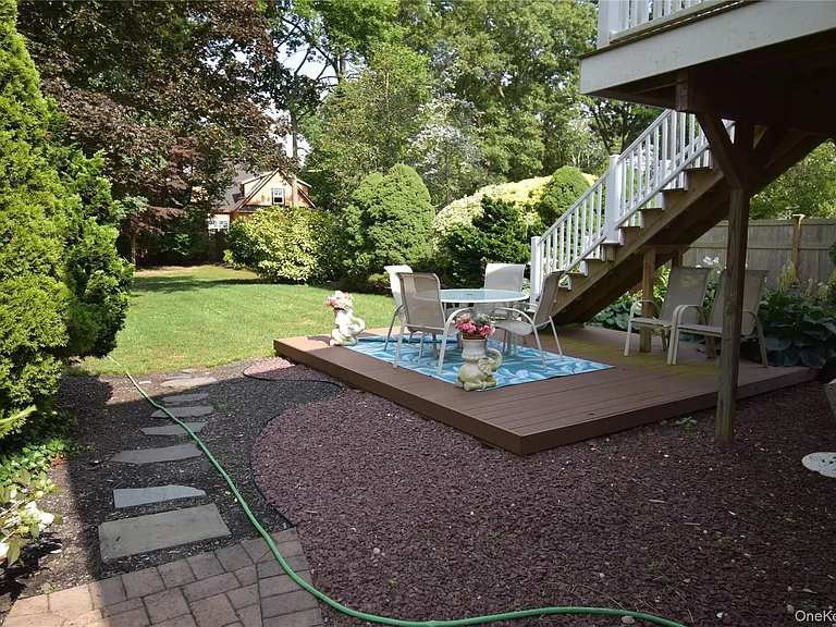 50 Locust Dr — Photo 14