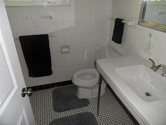 4th image of 445 E Bissell Ave