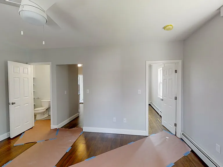 836 Canterbury St #2R — Photo 6