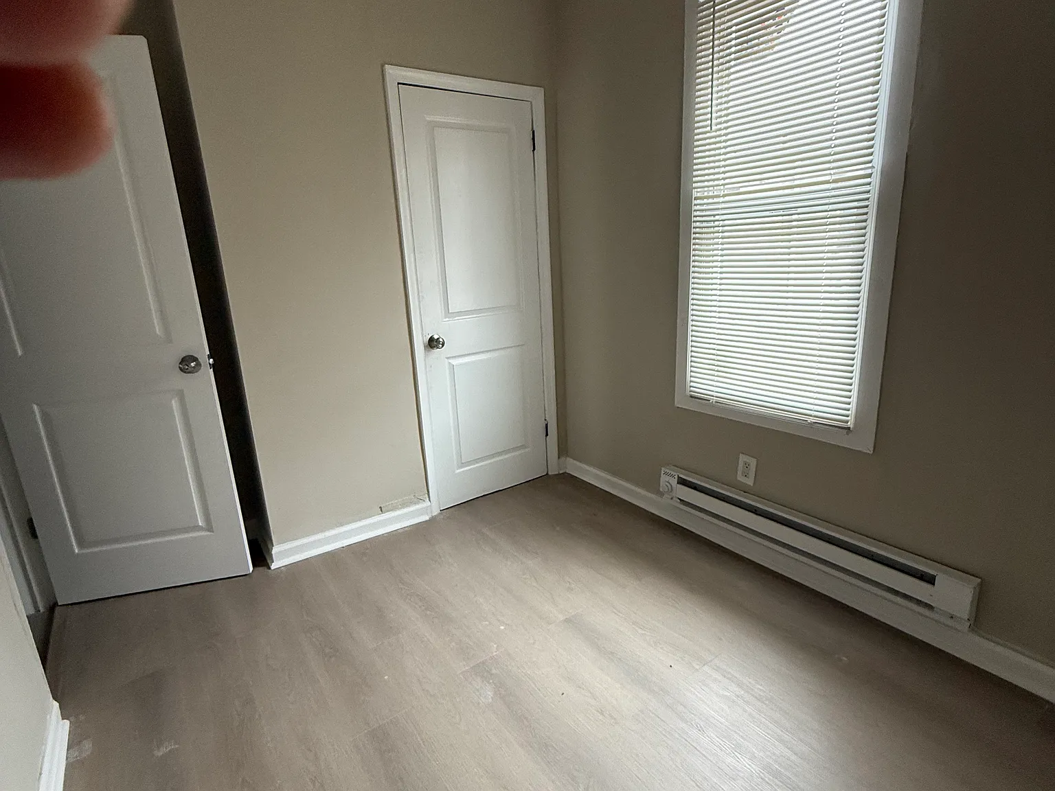 3 bed, 1800 sqft, $1,300 — Photo 2