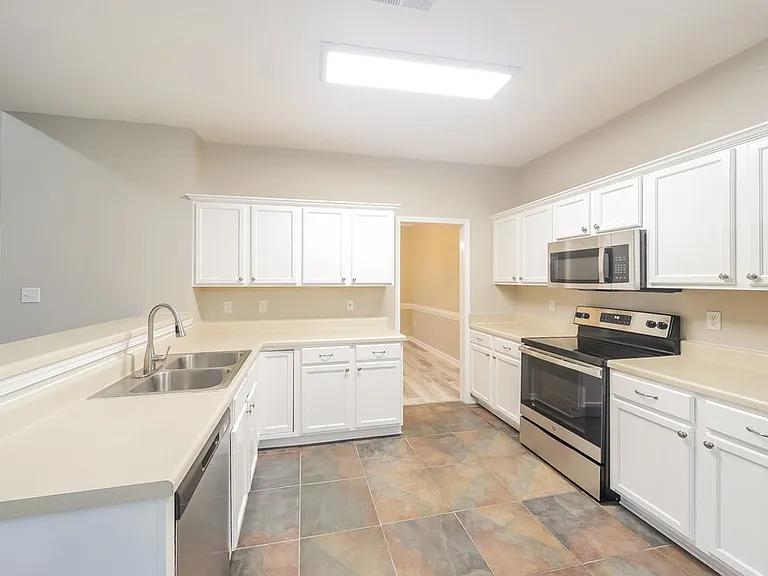5606 Southbend Ln — Photo 8