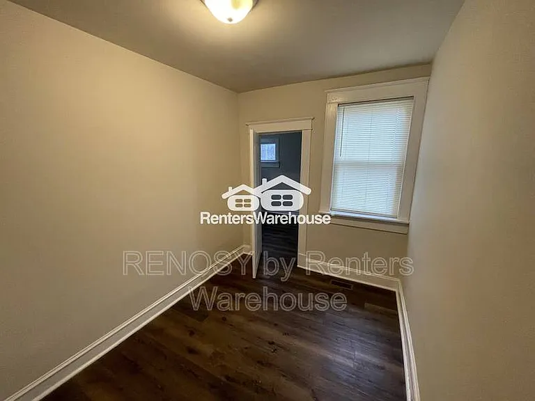2855 W Cold Spring Ln — Photo 10