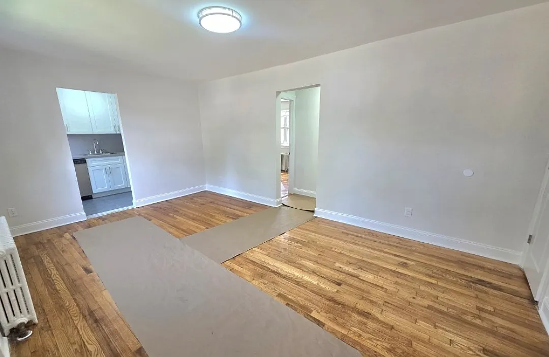 2 bed, 890 sqft, $2,650 — Photo 2