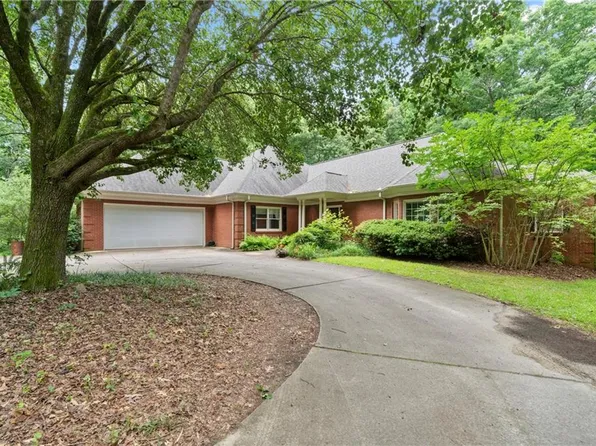 3231 Camp Branch Cir, Buford, GA 30519