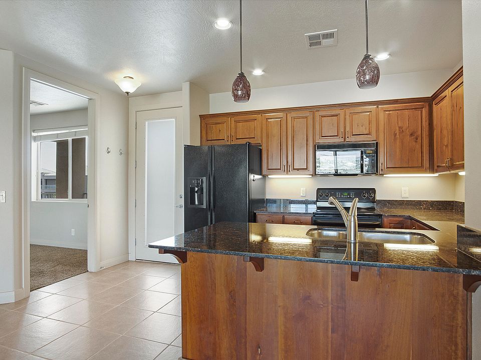 225 N Country Ln UNIT 44, St UT 84770 MLS 23242861 Zillow