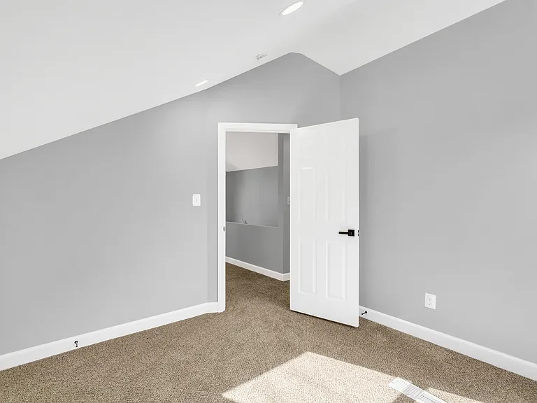 9973 E Outer Dr — Photo 25