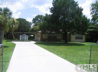 21560 Center St, Alva, FL 33920