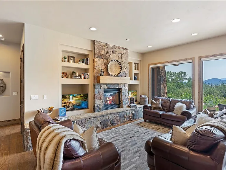 4378 Sunrise Dr — Photo 5
