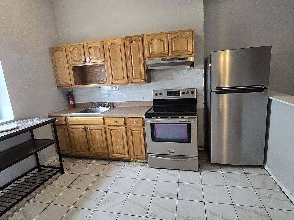 1st image of 366 Forrest St #4