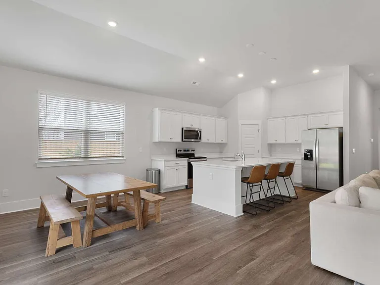322 Whalebone Ave — Photo 14