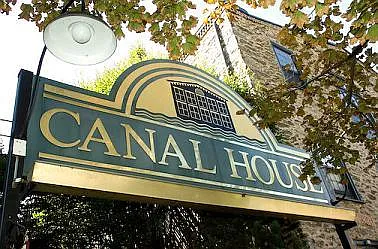 Canal House — Photo 2