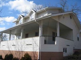 1810 Avery Rd E, Bellevue, NE 68005