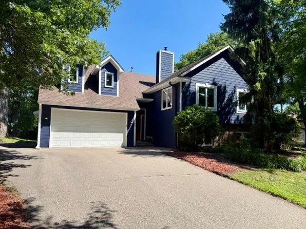 13705 Country Pl, Burnsville, MN 55337