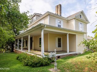 1227 N Main St, Sweetwater, TN 37874