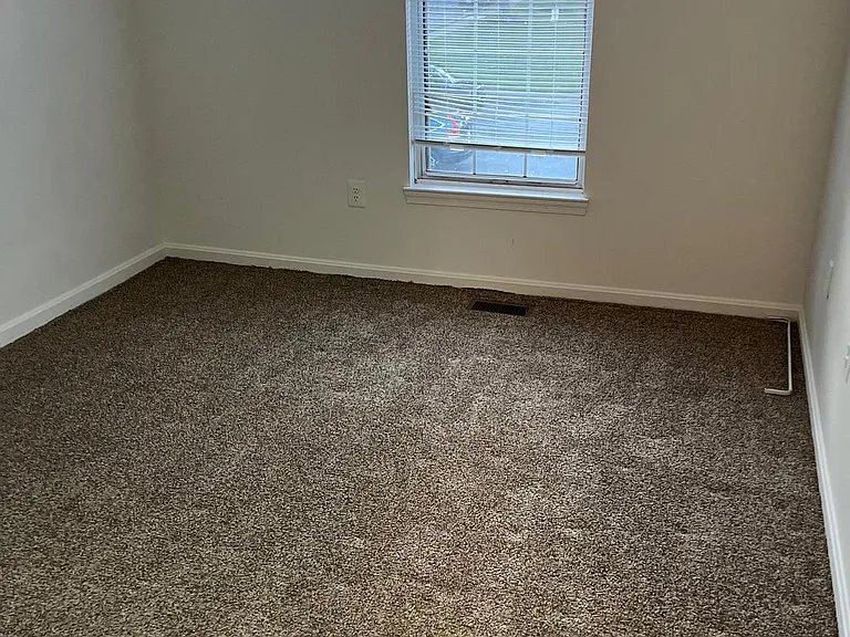 33 Hiddencreek Ct — Photo 8