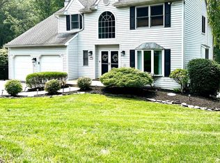 4326 Trophy Dr, Upper Chichester, PA 19061
