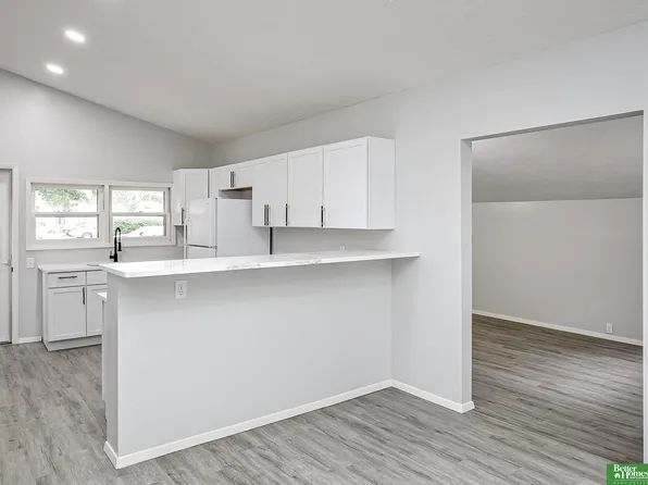 1807 Warren St, Bellevue, NE 68005