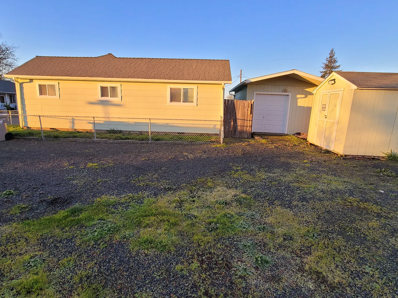 3 bed, 962 sqft, $1,675 — Photo 3