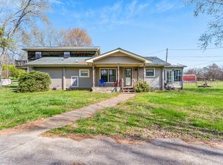 4 Providence Rd, Fayetteville, TN 37334