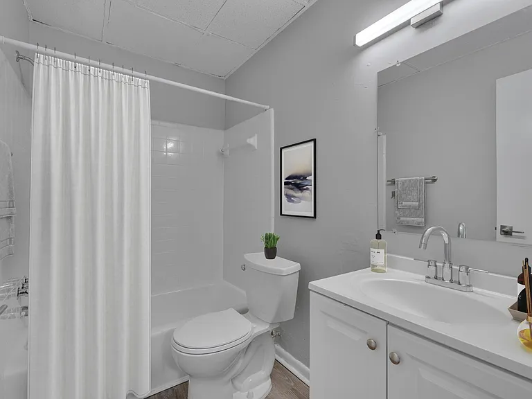 BLU Station Apartments — Photo 48