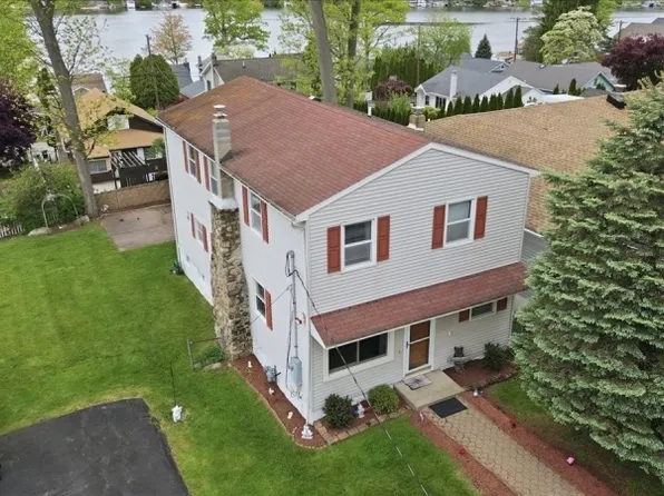 7 Willow St, Mount Arlington Boro, NJ 07856