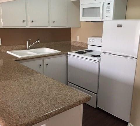 2nd image of 271 Molino Ave APT 14