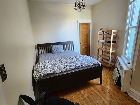 3rd image of 2703 N Francisco Ave #2