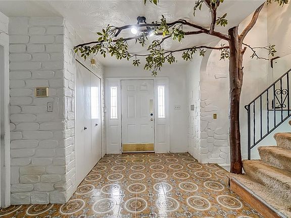5th image of 628 Crestmont Dr