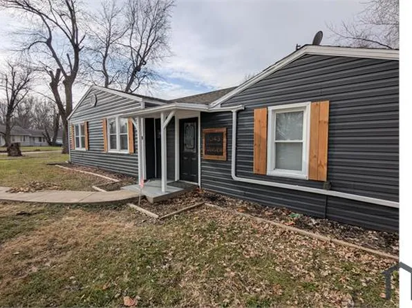 1043 Farmview Dr, Saint Louis, MO 63138