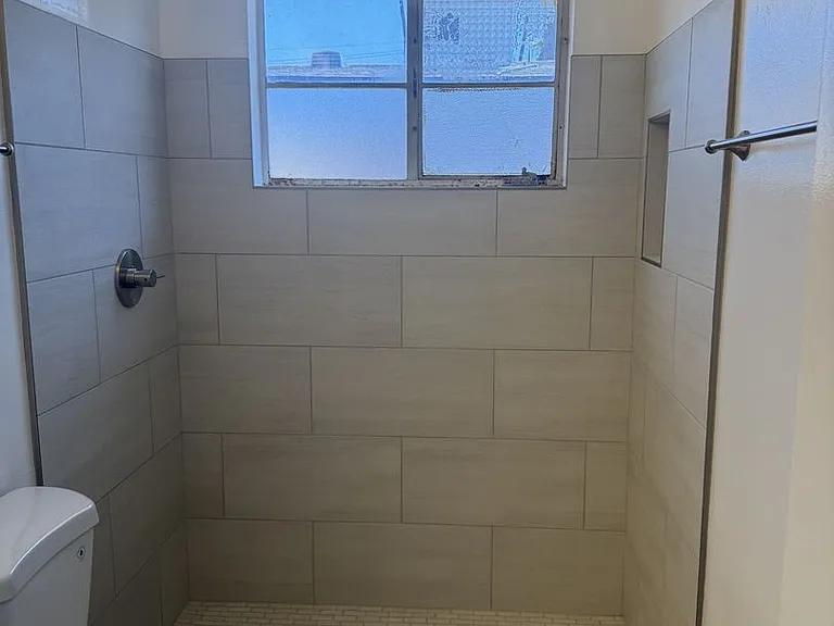 2718 E Glenrosa Ave #1 — Photo 4