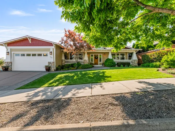 128 Oak Point Dr, Eagle Pt, OR 97524