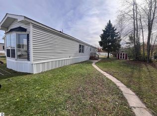 1147 Barnswood Ct, Mount Pleasant, MI 48858