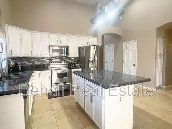 5th image of 368 W Palomino Dr