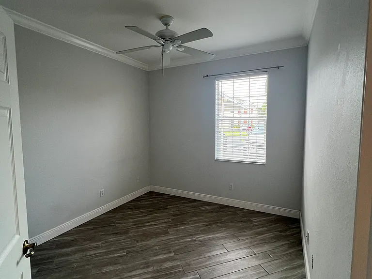4240 Liron Ave #101 — Photo 8