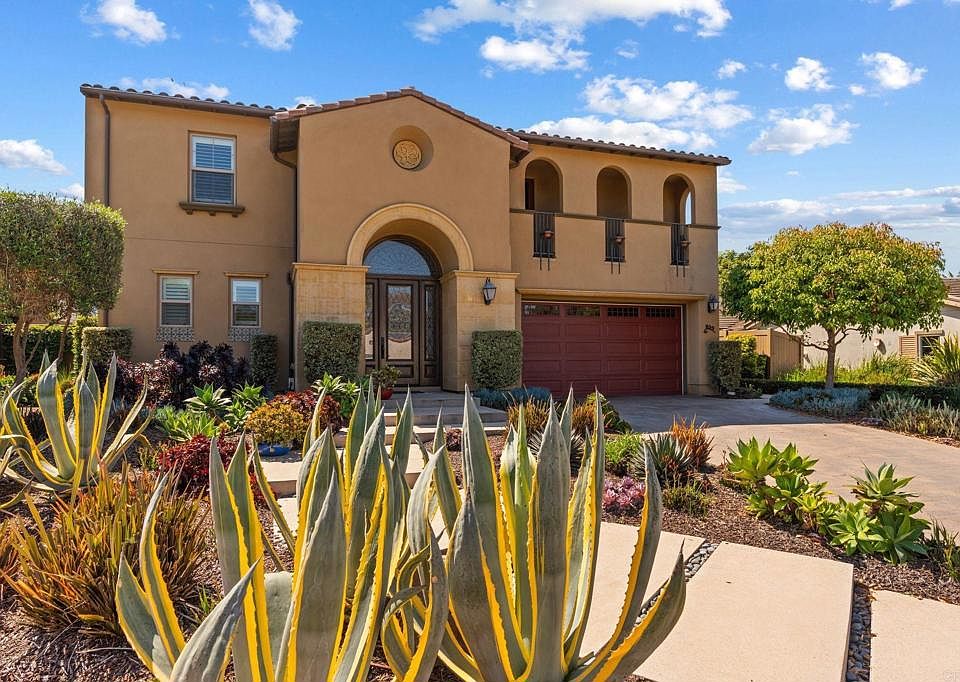 1st image of 809 Dolphin Cir
