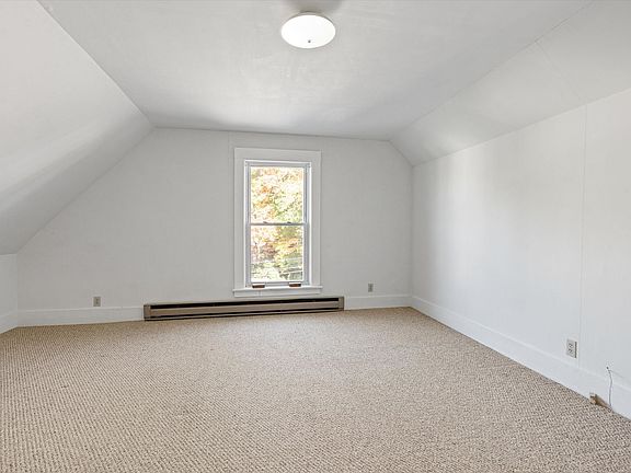 3rd image of 113 Warren St #C