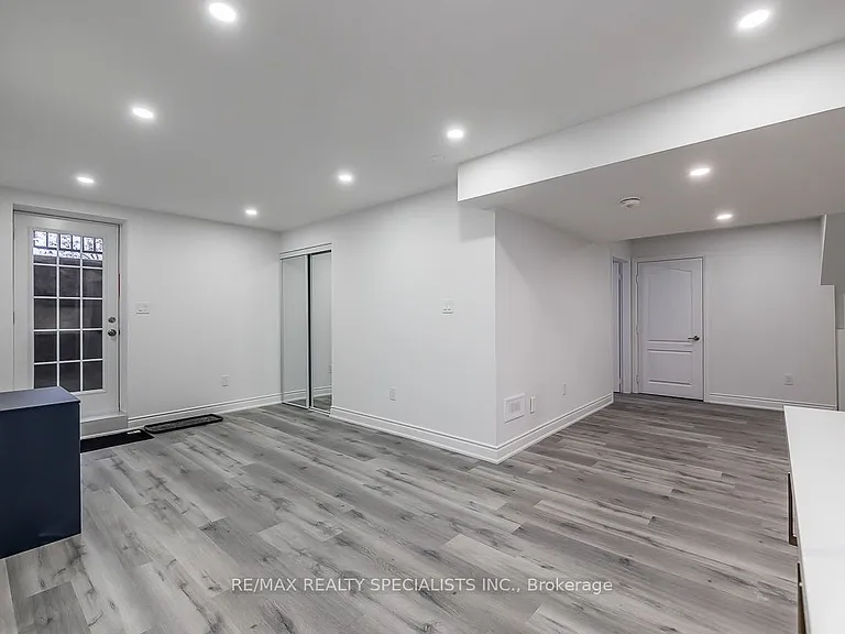 1 Huron Ln — Photo 11