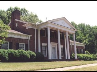 67 Parkins Lake Rd, Greenville, SC 29607