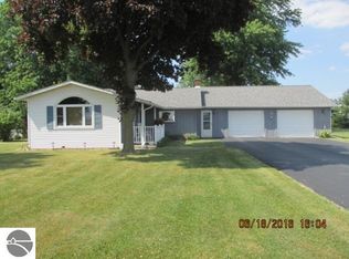 7409 E Monroe Rd, Breckenridge, MI 48615