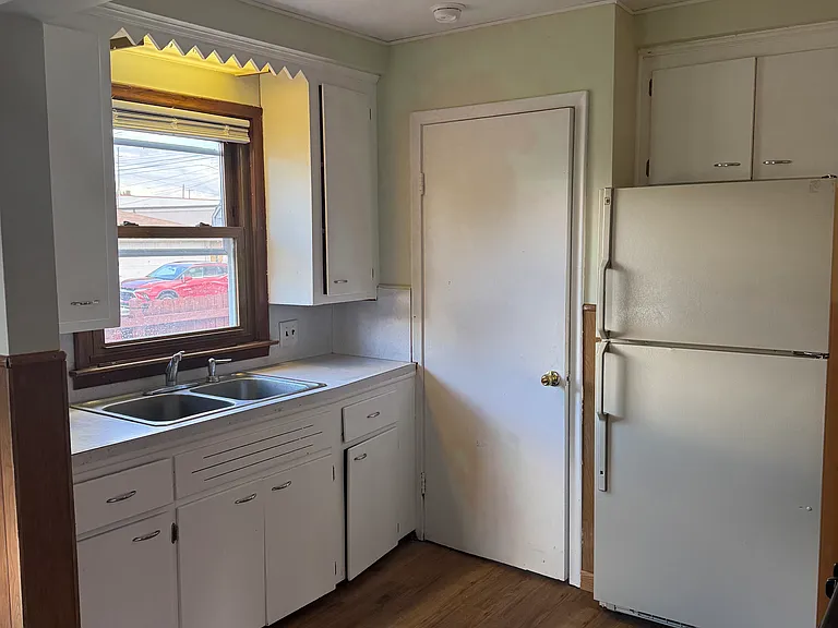 12925 Callender St — Photo 5