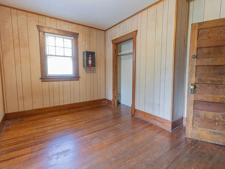 1321 Paris Rd — Photo 24