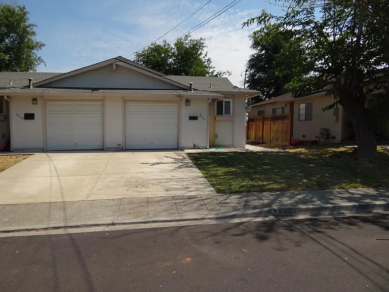 8642 Beverly Ln — Photo 3